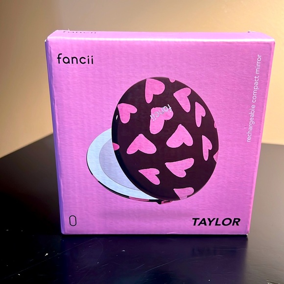 🔥 LED COMPACT MIRROR - Picture 3 of 8